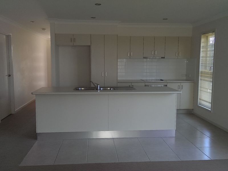 3 Raven Crescent, Moranbah QLD 4744