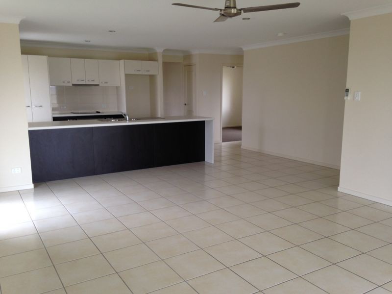 6 Halifax Place, Bucasia QLD 4750