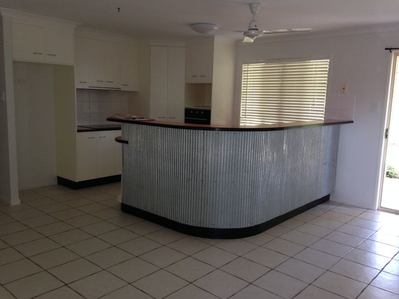 20 Beachside Place, Shoal Point QLD 4750