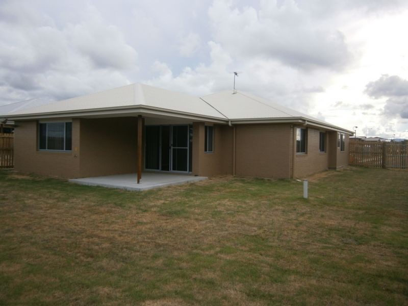 13 Dobinson Street, Bucasia QLD 4750