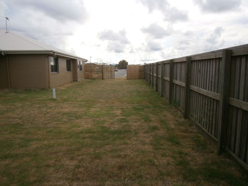 13 Dobinson Street, Bucasia QLD 4750