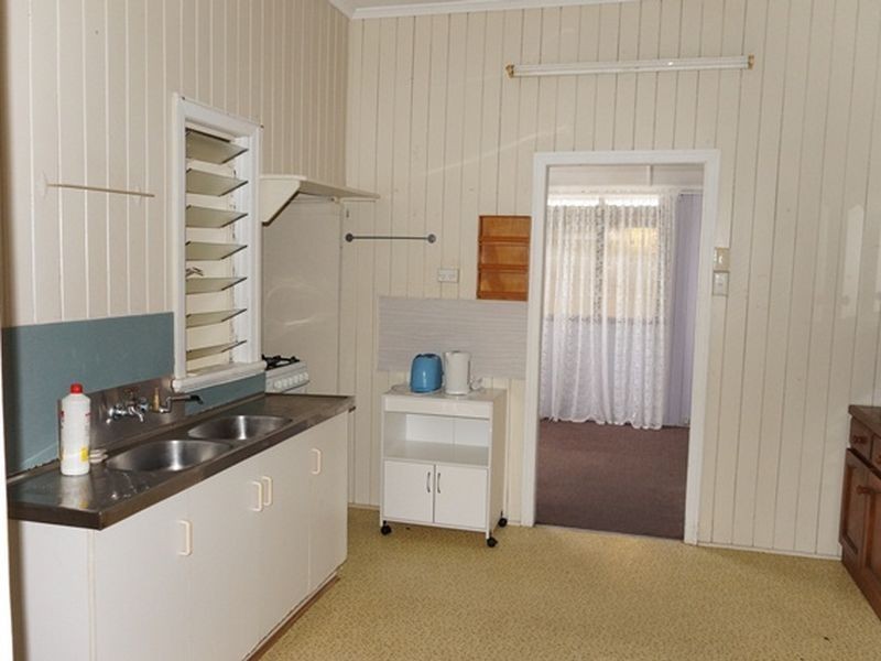 2 Hill End Road, Glenella QLD 4740