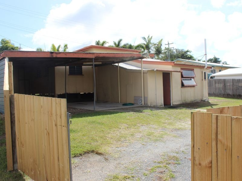 2 Hill End Road, Glenella QLD 4740