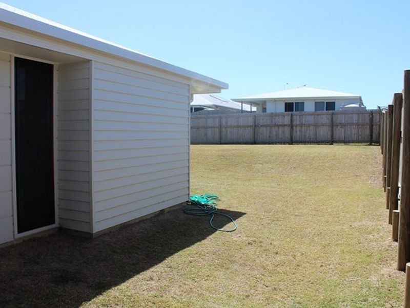 9 Majesty Street, Rural View QLD 4740