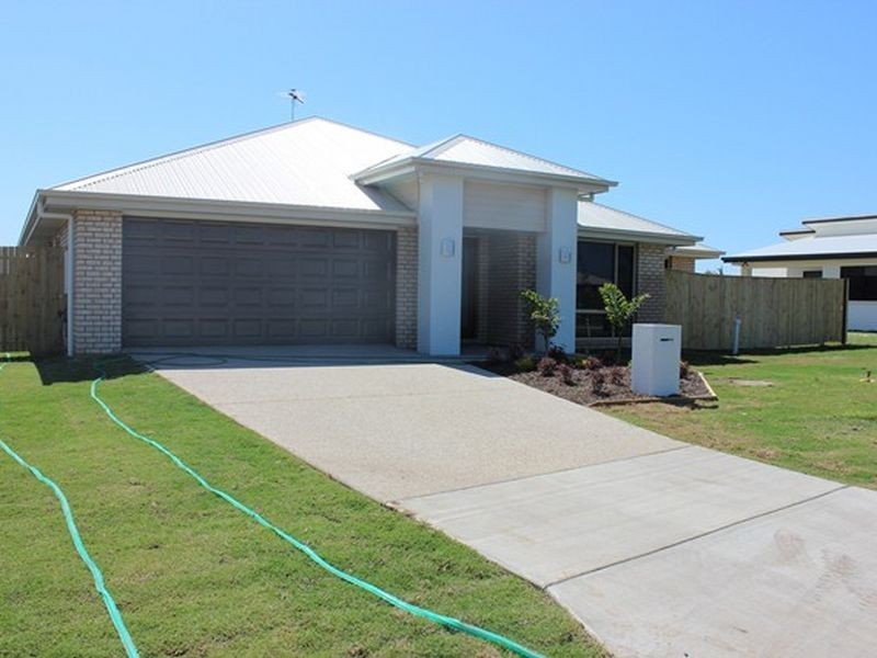 8 Cove Court, Alligator Creek QLD 4740