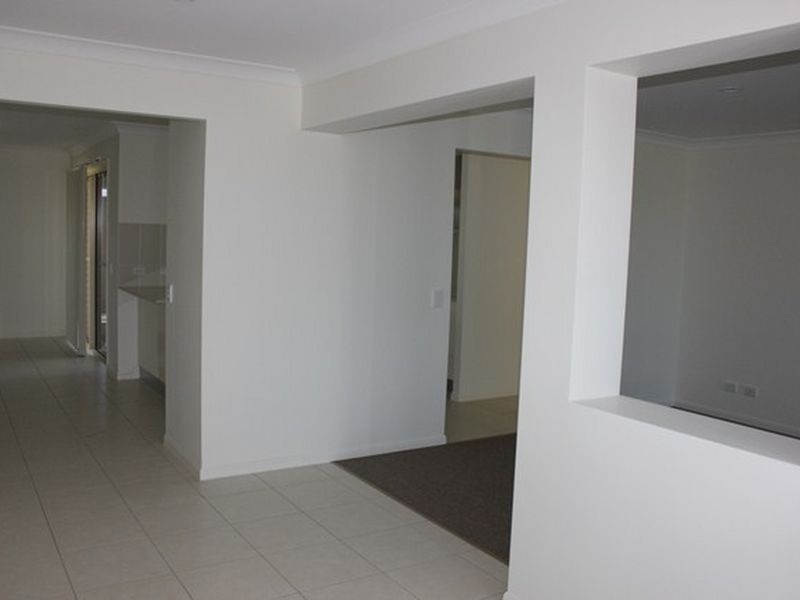 8 Cove Court, Alligator Creek QLD 4740