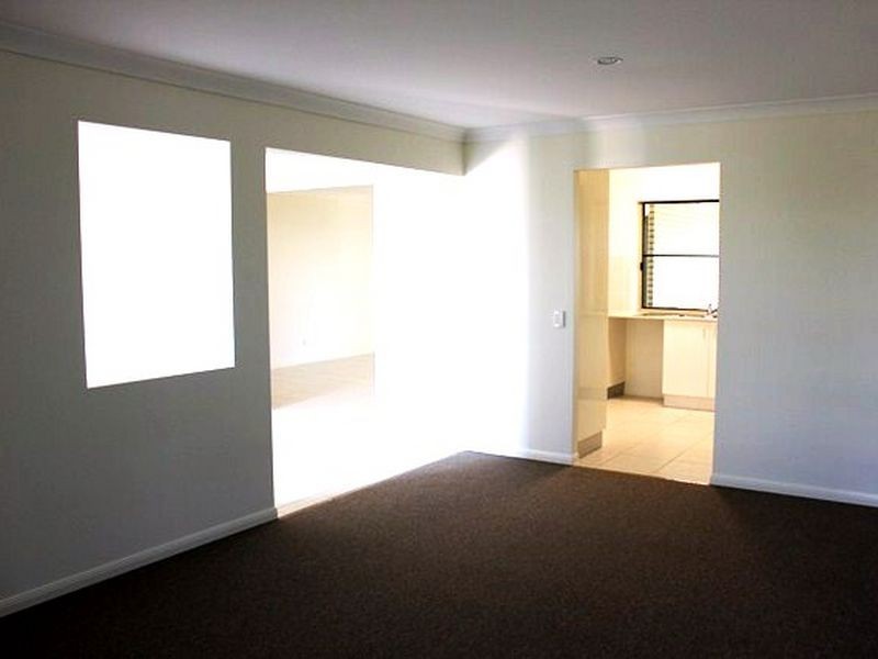 8 Cove Court, Alligator Creek QLD 4740