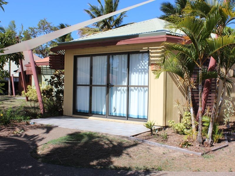 Bungalow 2 Ko Huna Sands Resort, Bucasia QLD 4750