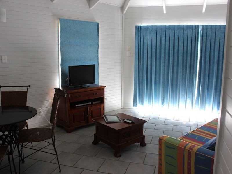 Bungalow 2 Ko Huna Sands Resort, Bucasia QLD 4750