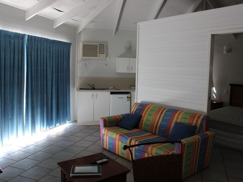 Bungalow 2 Ko Huna Sands Resort, Bucasia QLD 4750