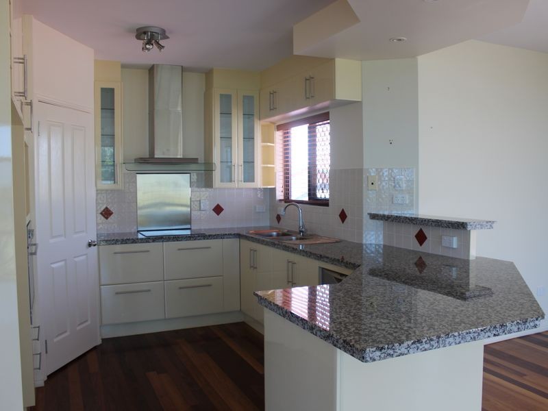 4 Rainbow Crescent, Eimeo QLD 4740