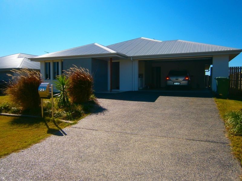 25 Dobinson Street, Bucasia QLD 4750