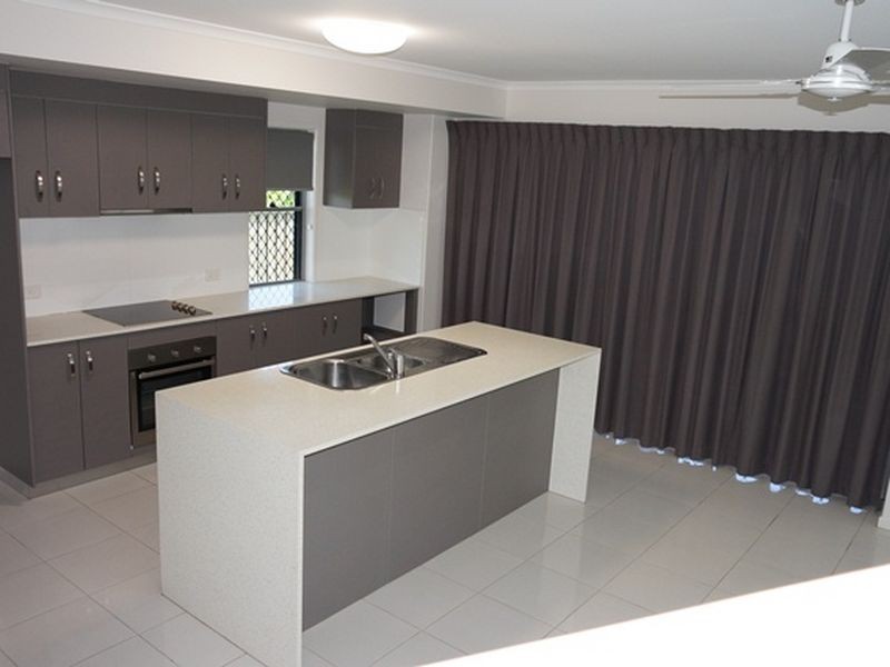 1/1 Lancaster Way, Alligator Creek QLD 4740