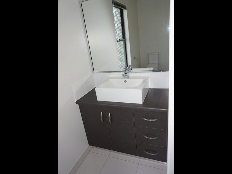 1/1 Lancaster Way, Alligator Creek QLD 4740