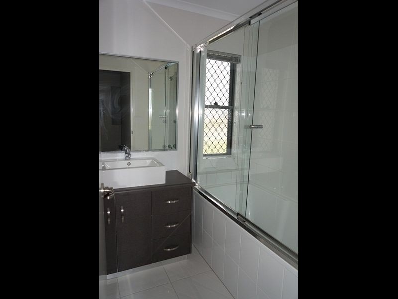1/1 Lancaster Way, Alligator Creek QLD 4740