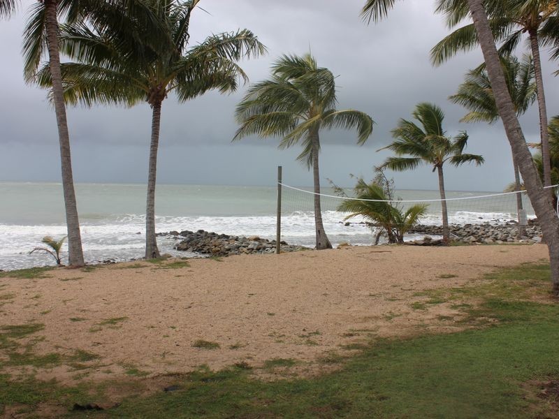 110/6 Beach Road, Dolphin Heads QLD 4740