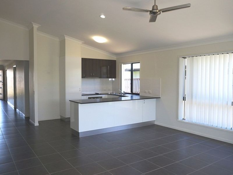 7 Newport Parade, Blacks Beach QLD 4740