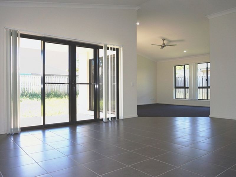 7 Newport Parade, Blacks Beach QLD 4740