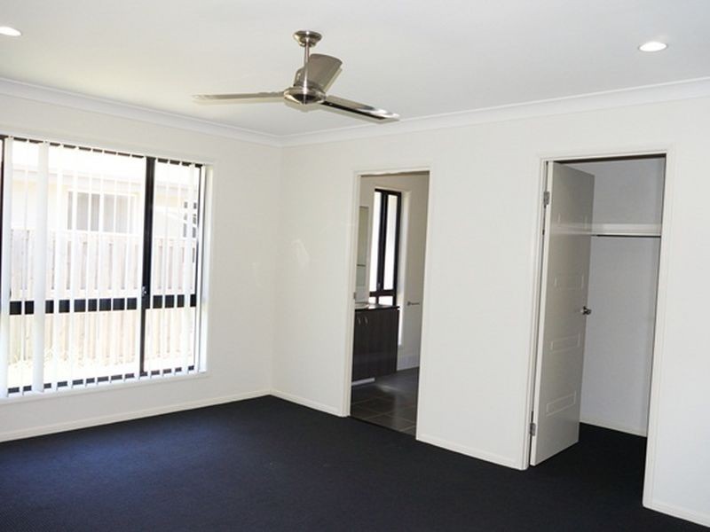 7 Newport Parade, Blacks Beach QLD 4740