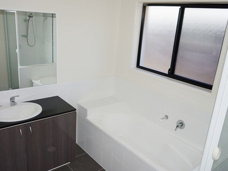 7 Newport Parade, Blacks Beach QLD 4740