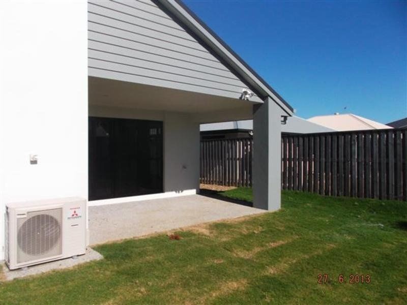 7 Newport Parade, Blacks Beach QLD 4740