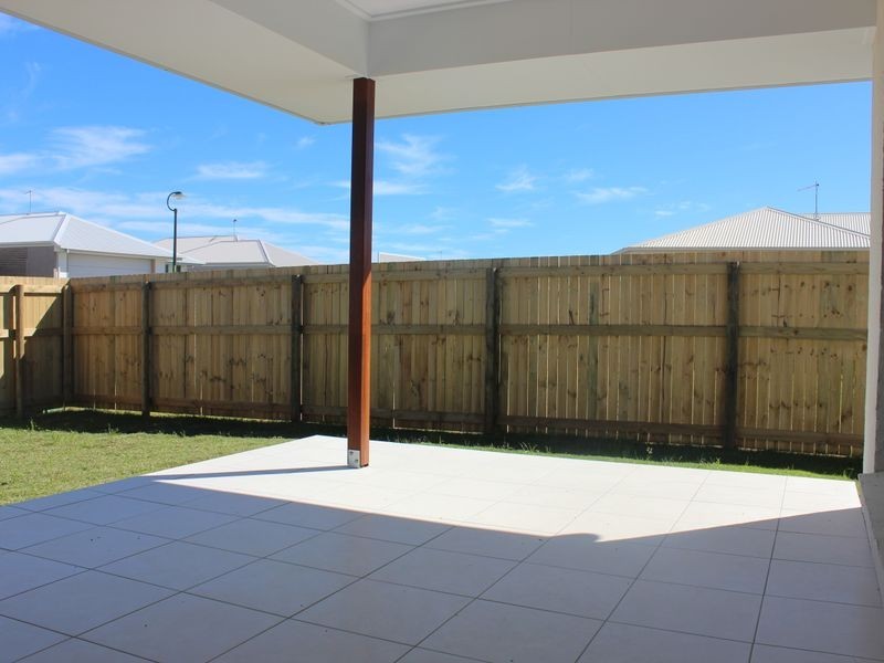 6 Lucinda Street, Glenella QLD 4740