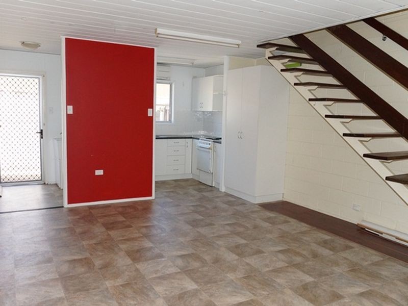 4/11 Lavarack Street, North Mackay QLD 4740
