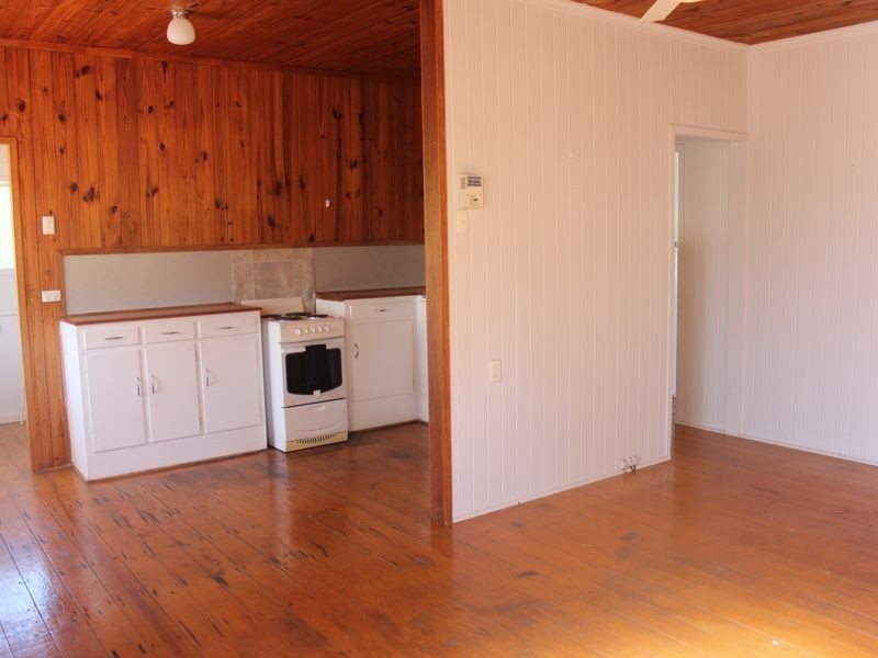 4 Smith Street, West Mackay QLD 4740