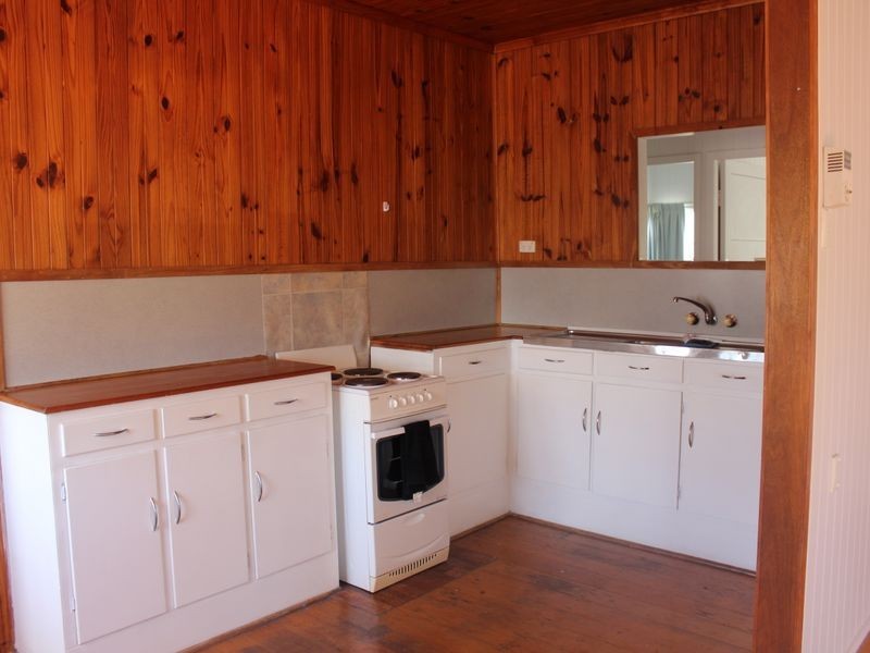4 Smith Street, West Mackay QLD 4740