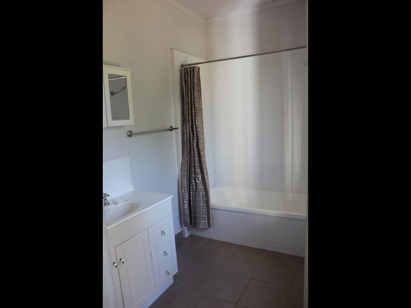 4 Smith Street, West Mackay QLD 4740