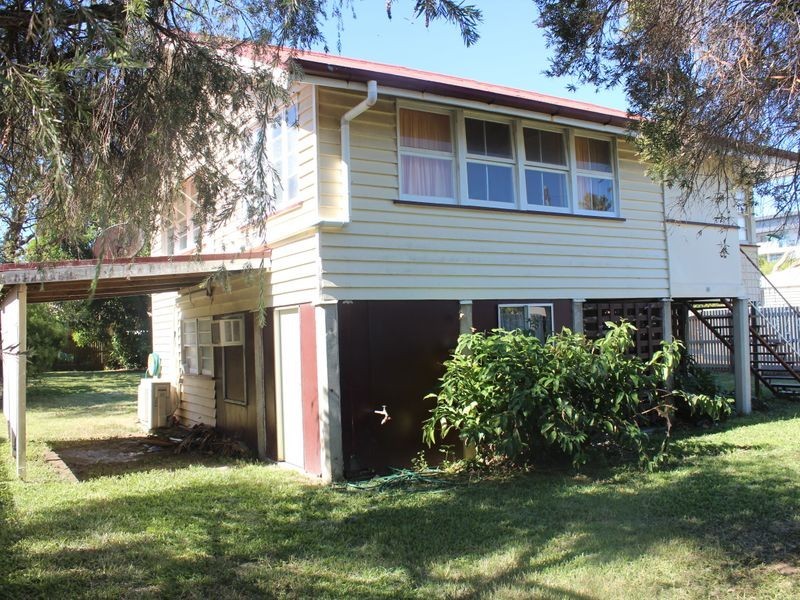 4 Smith Street, West Mackay QLD 4740