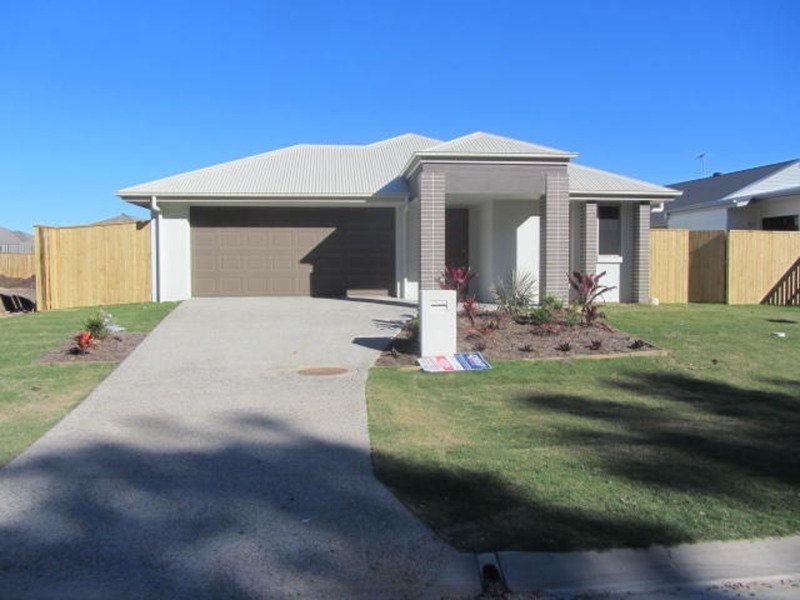 24 Newport Parade, Blacks Beach QLD 4740