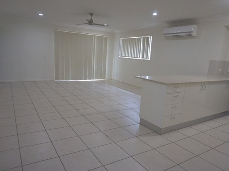 24 Newport Parade, Blacks Beach QLD 4740