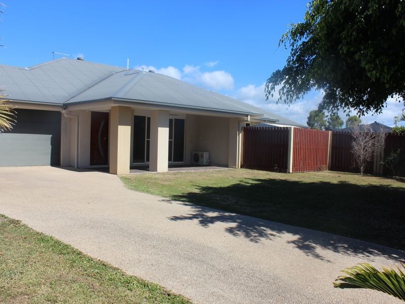 2/7 Whitehaven Drive, Blacks Beach QLD 4740