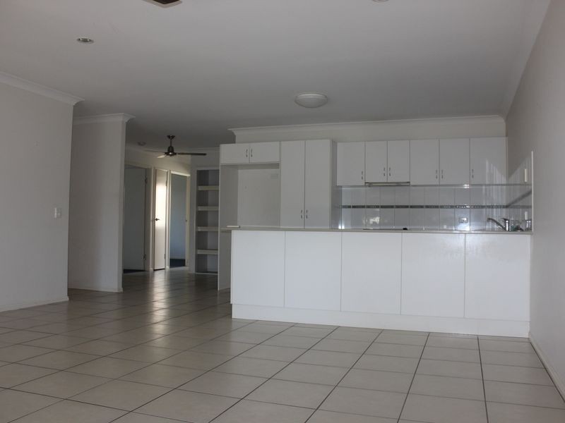 2/7 Whitehaven Drive, Blacks Beach QLD 4740