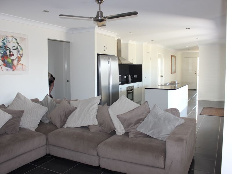 8 Dorothy Place, Mirani QLD 4754