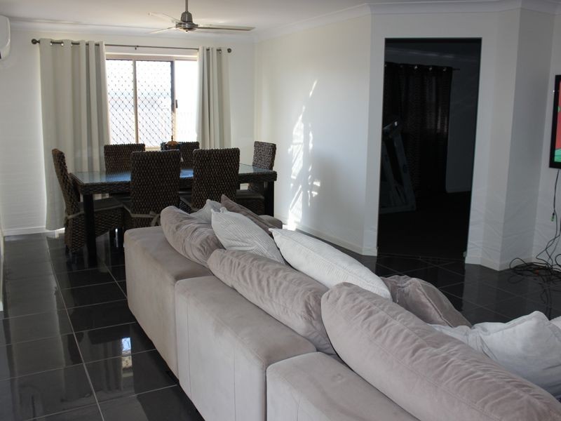 8 Dorothy Place, Mirani QLD 4754