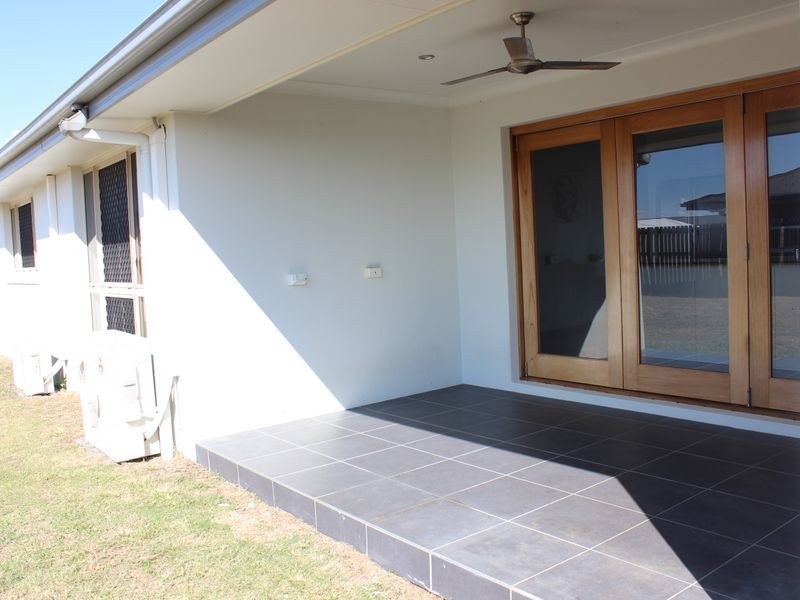 8 Dorothy Place, Mirani QLD 4754