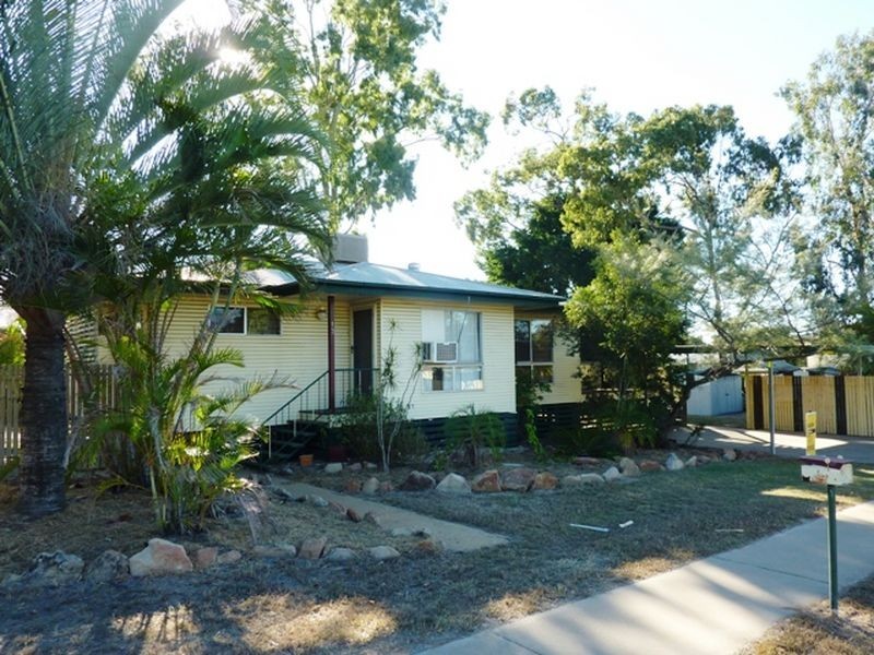 13 Rose Street, Moranbah QLD 4744