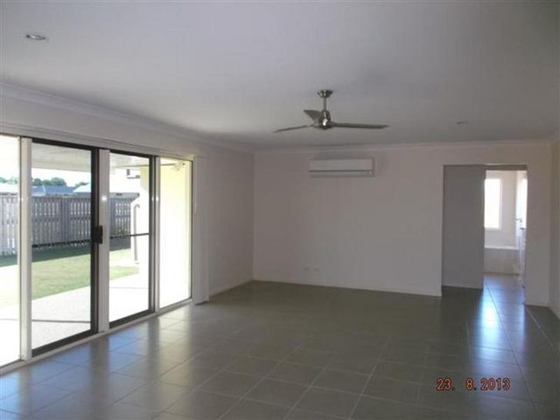 43 Newport Parade, Blacks Beach QLD 4740