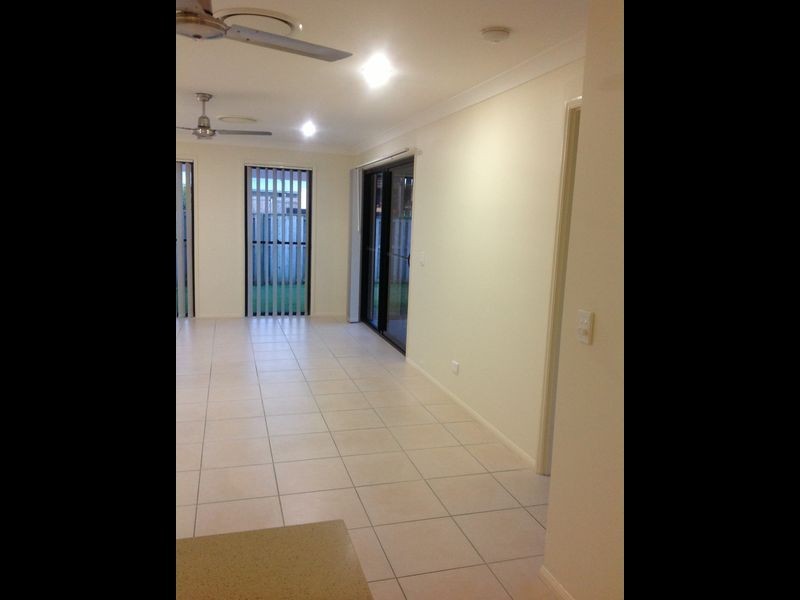 2/3 Bilgola Place, Blacks Beach QLD 4740