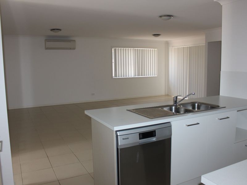 17 Majesty Street, Rural View QLD 4740