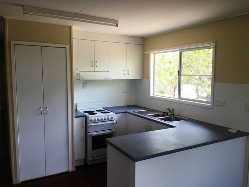 4 Caleb Crescent, Dysart QLD 4745