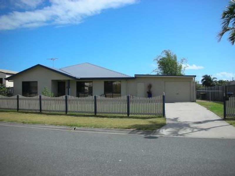 3 Sunset Place, Eimeo QLD 4740