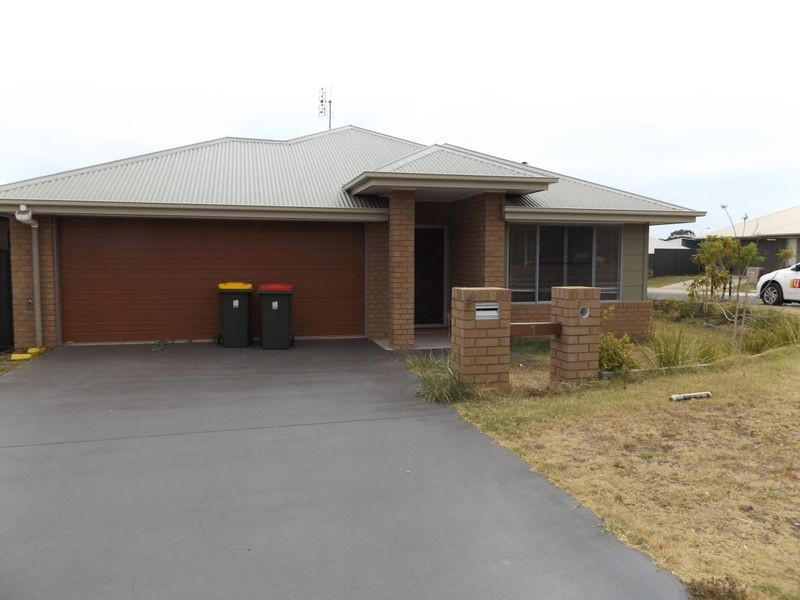 1 Robin Street, Moranbah QLD 4744