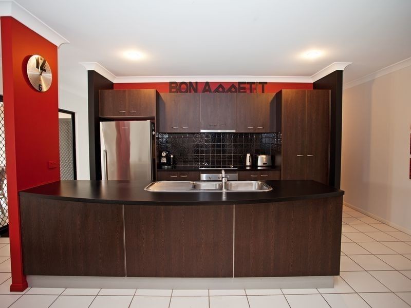 16 Cutfield street, Glenella QLD 4740