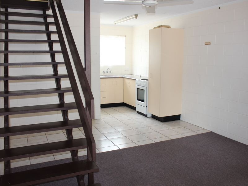 9/11 Porter Street, Mackay QLD 4740
