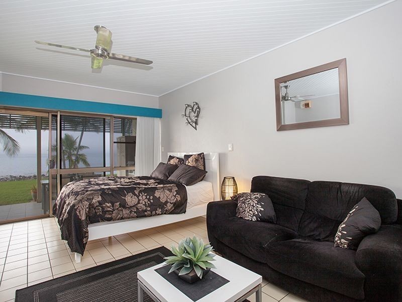 3/2 Beach Road, Dolphin Heads QLD 4740