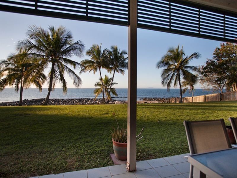 3/2 Beach Road, Dolphin Heads QLD 4740