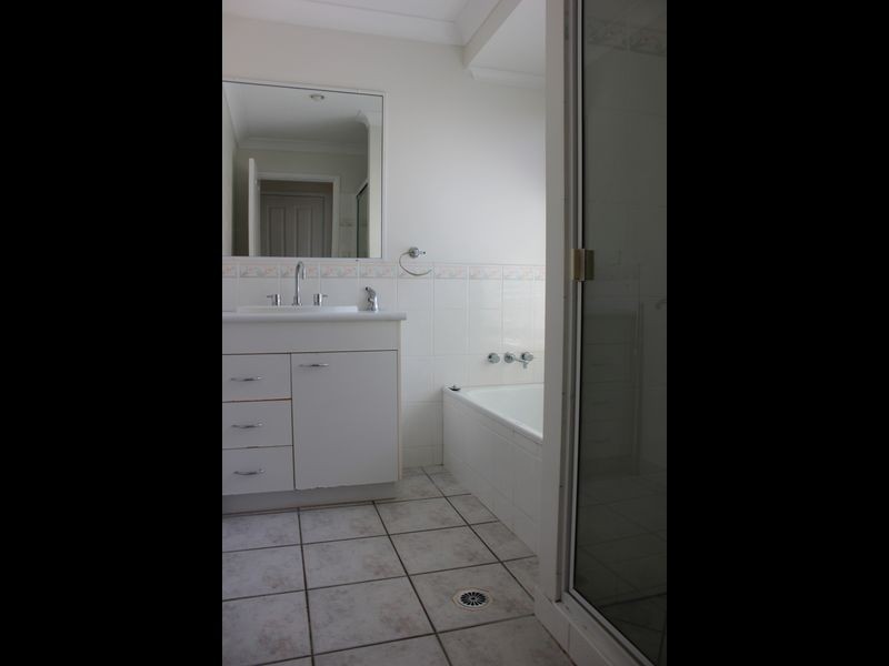 8 Spinnaker Way, Bucasia QLD 4750